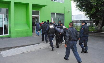 Detienen a presuntos ladrones de llantas en Naucalpan