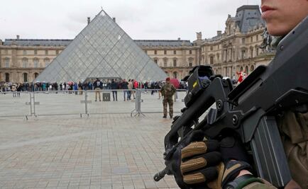 Soldado francés dispara a hombre que intentó ingresar al Louvre