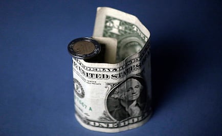 Repunta dólar a $21.55 en bancos 