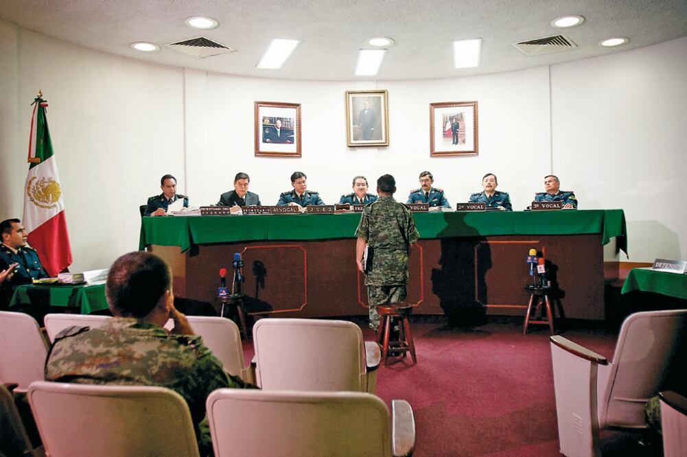 La reforma suprime los Consejos de Guerra, crea juzgados militares de control y tribunales militares de juicio oral