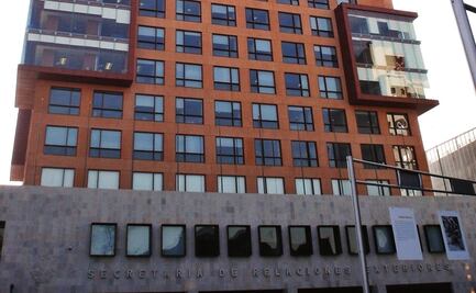 SRE paga más de 2 mdp para congreso