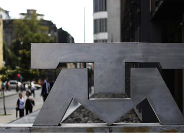 Telefonistas negocian con gobierno federal división de Telmex