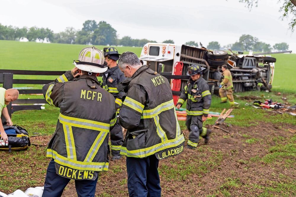 Según la Patrulla de Carreteras de Florida, Maclean condujo su camioneta Ford 2001 en la línea central en una carretera de dos carriles y chocó contra un autobús de trabajadores agrícolas