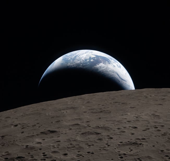 Imagen Earthset de la galería de wallpapers de Artemis II. Foto: NASA