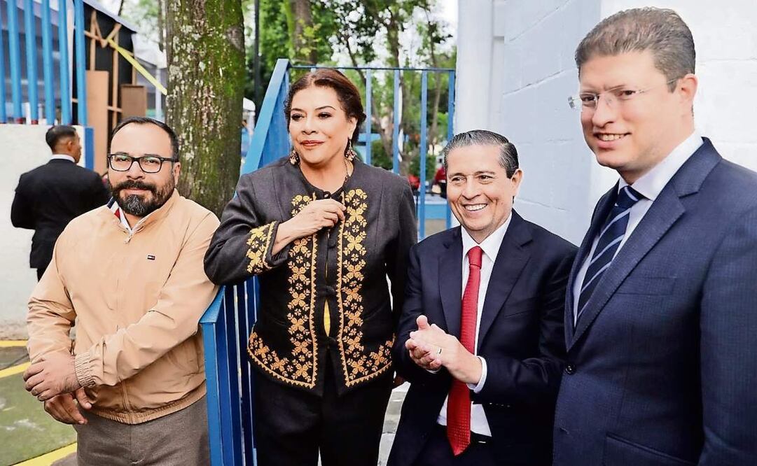 La jefa de Gobierno, acompañada del edil de Coyoacán y el titular de la SSC, inauguró un módulo de seguridad rehabilitado. Foto: Especial