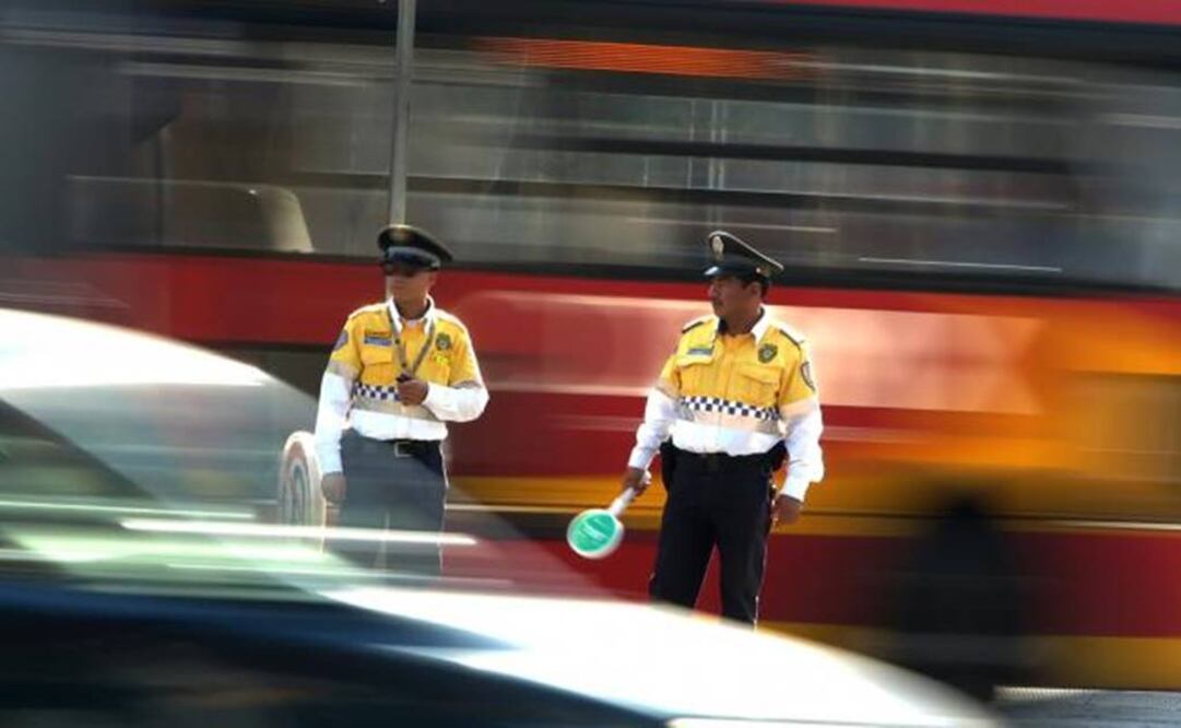 Metrobús cierra 6 estaciones de L-6 por peregrinación