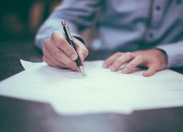 Burócratas regresan a laborar a oficinas el 1 de octubre