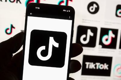 ¿Cómo se originan los peligrosos retos de TikTok que han causado la muerte de adolescentes?
