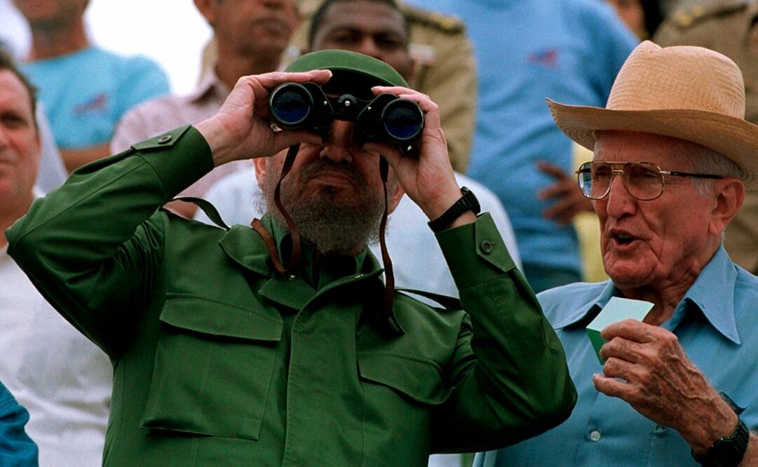 Fidel Castro y José Ramón Fernández (Foto: AP)