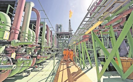 Precio del petróleo mexicano repunta 4.8%; se vende a 16 dls. por barril