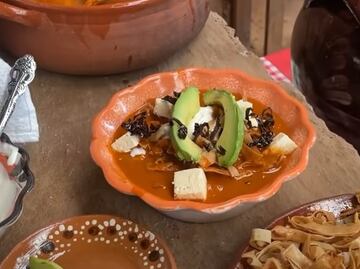 Cómo se hace la salsa de la sopa de tortilla