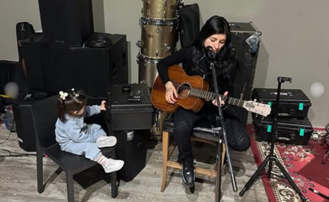 Cazzu comparte momento con su hija Inti. 
Foto: Instagram cazzu.