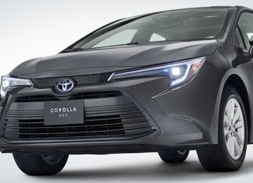 ¿De cuánto es el enganche del Toyota Corolla 2026?