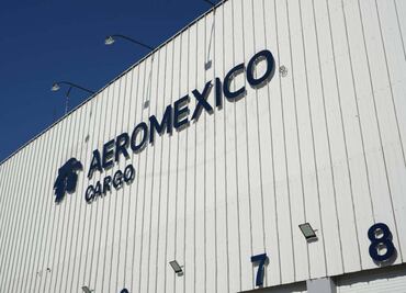 Sobrecargos de ASSA rechazan propuesta salarial de Aeroméxico; aerolínea ofreció aumento del 3.6%