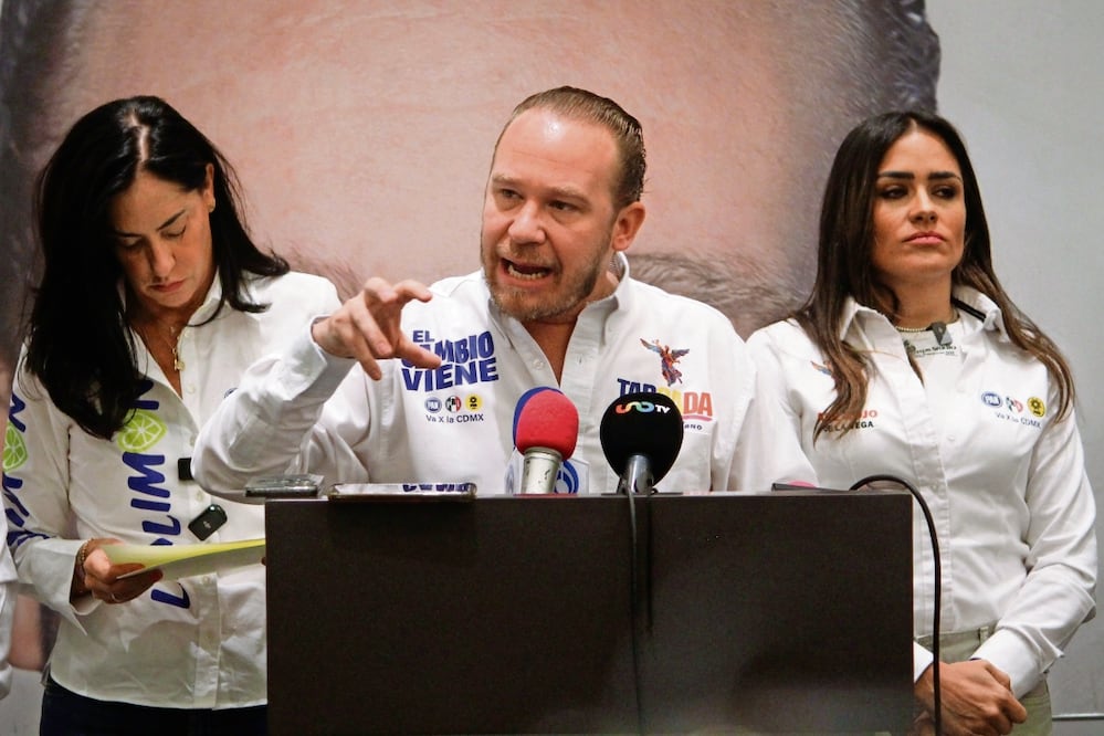 Reunido con los candidatos a las alcaldías, Taboada pidió a su equipo jurídico estar atento a todo lo que ocurra en los siguientes días de cara a la elección. Luis Camacho | El Universal