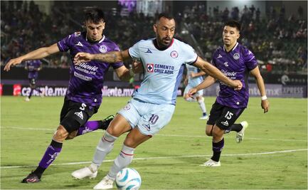 Diber Cambindo rescata a Cruz Azul de otro ridículo 