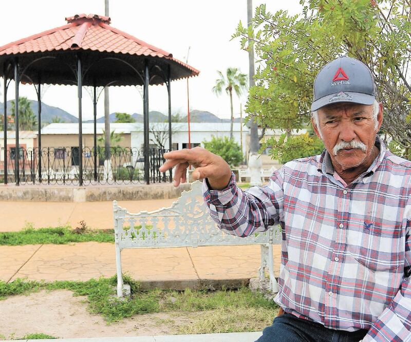 Ricardo Valenzuela, agricultor de 70 años, afirma que en Bacadéhuachi la gent e está esperando el trabajo pero, actualmente, no hay nada que hacer. Fotos: AMALIA ESCOBAR. EL UNIVERSAL