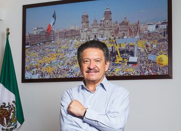 “No me voy por la puerta de atrás”: Carlos Navarrete