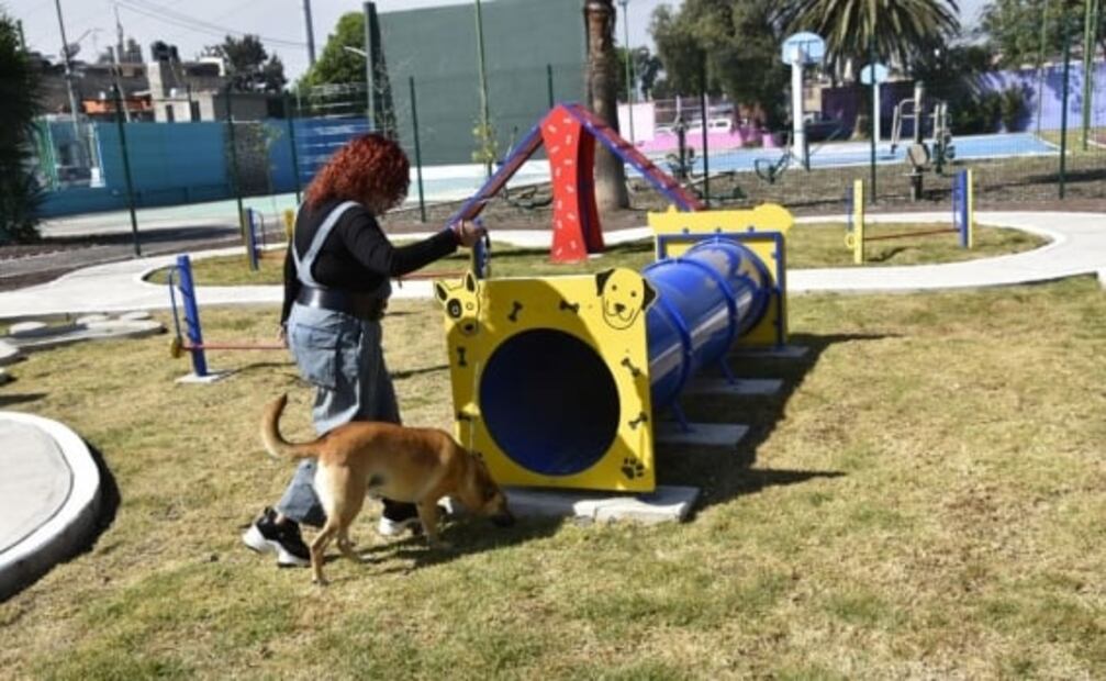 Inaugura Clara Brugada primer parque para perros en Iztapalapa