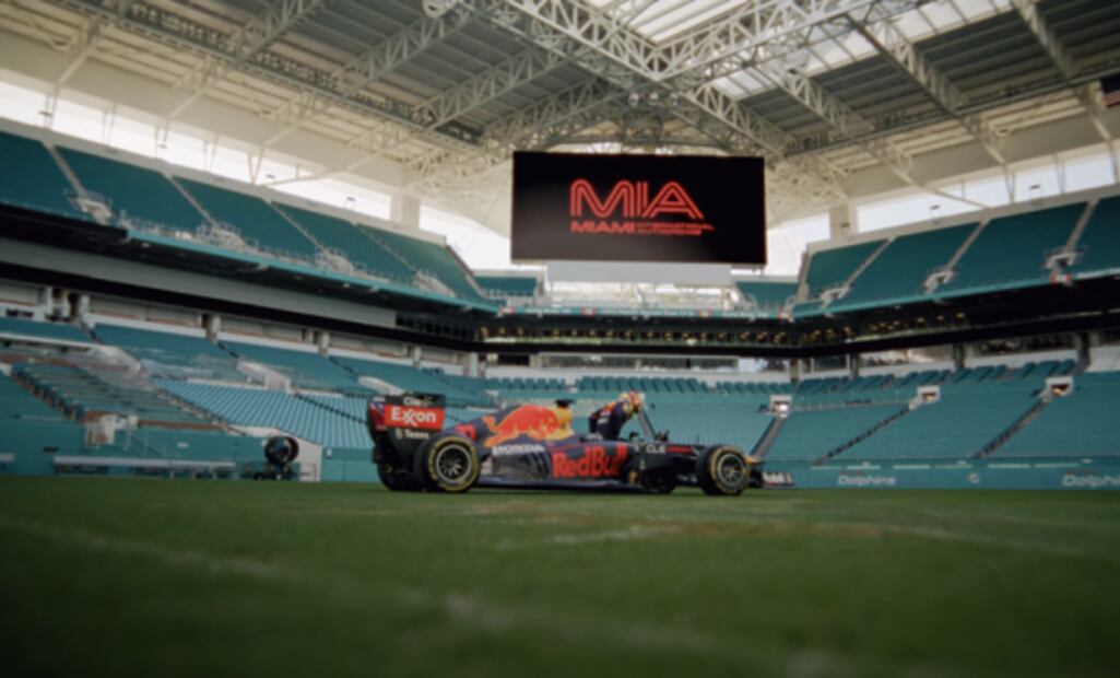 De NY a Miami: Así es el nuevo comercial de Checo Pérez para la F1