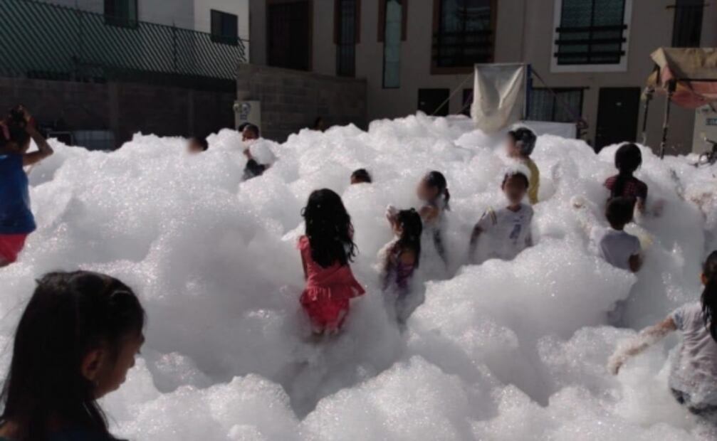 Organizan fiesta de espuma por Día del Niño ante pandemia por Covid-19 en SLP 
