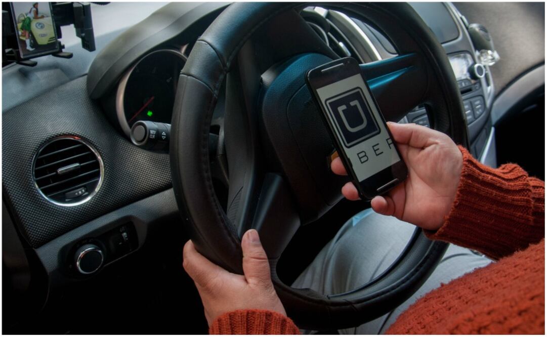 La política de Uber en EU es cobrar 80 dólares si un pasajero vomita o derrama una bebida en los asientos o en cualquier superficie difícil de limpiar