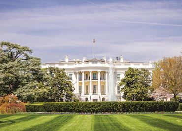 Casa Blanca condena actos "viles" contra Obama y los Clinton