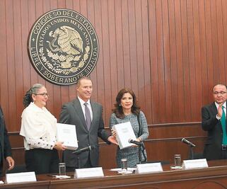 Entrega gobernador su Tercer Informe