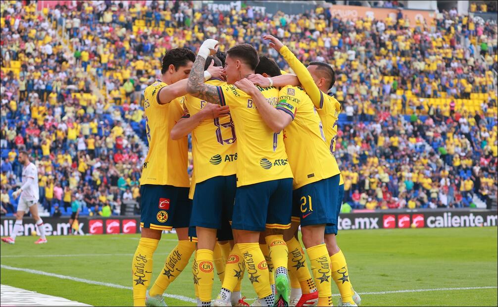 Jugadores del América celebran uno de los goles ante los Diablos Rojos del Toluca. FOTO: Imago7