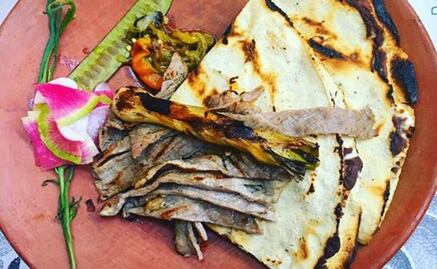 ¿Qué son las tlayudas y de qué están hechas?