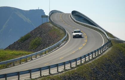Manejar en curvas, un arte que pocos dominan