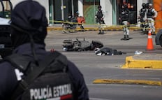 Muere motociclista tras ser embestido por camión de la Guardia Nacional en Ecatepec; acompañante resulta lesionada