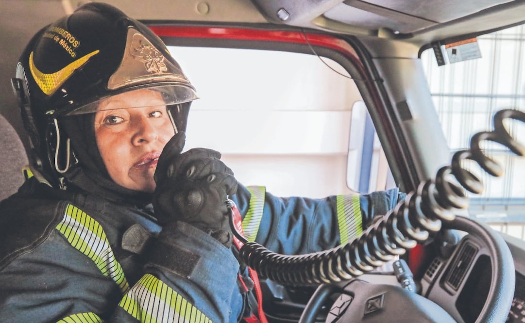 Aunque el oficio le exige más a las mujeres, ayudar a otros es una gran satisfacción, dice Yeimi Ortiz.  Foto: de Axel Sánchez. EL UNIVERSAL