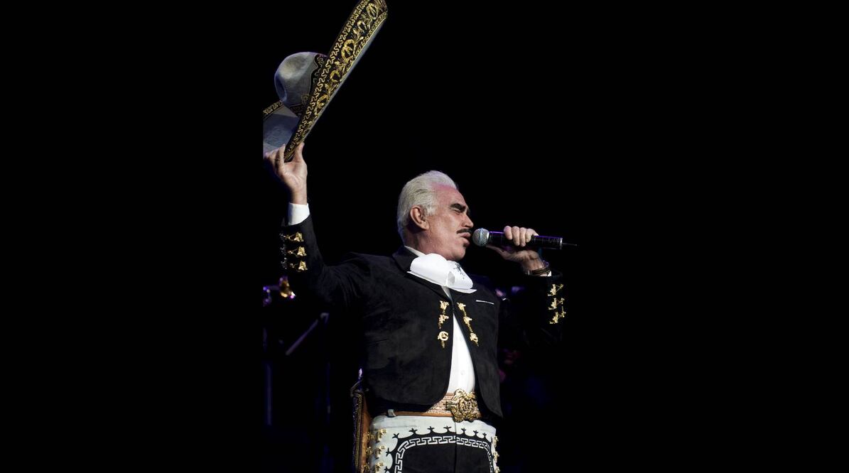 Aleks Syntek consideró que la aportación musical de Vicente Fernández es algo histórico a nivel mundial.