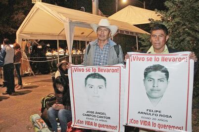 Demandan a PGR cumplir acuerdo en caso de los 43