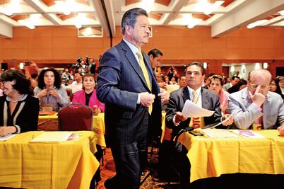 Avalan renuncia de Navarrete en el PRD