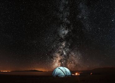 Desde Luna Rosa hasta lluvia de estrellas Líridas; eventos astronómicos de abril 2025