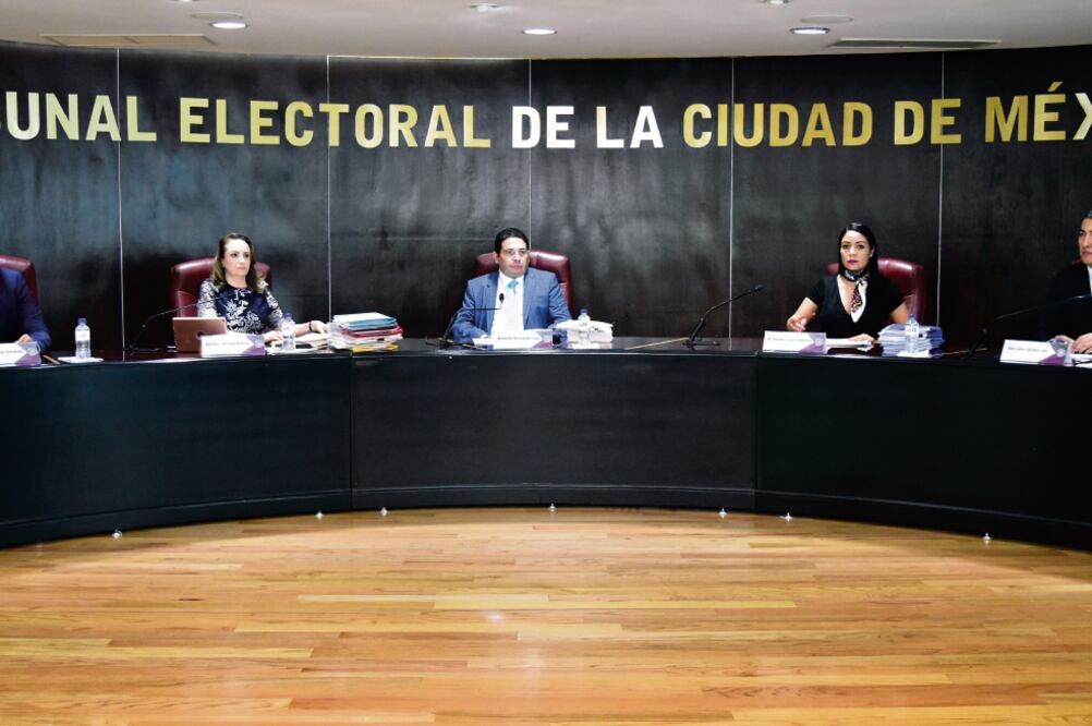 El TECDMX confirmó este viernes el acuerdo del Instituto Electoral capitalino por el que se asignaron las diputaciones plurinominales, y no aprobó las impugnaciones presentadas por los partidos de oposición. Foto: Archivo / EL UNIVERSAL