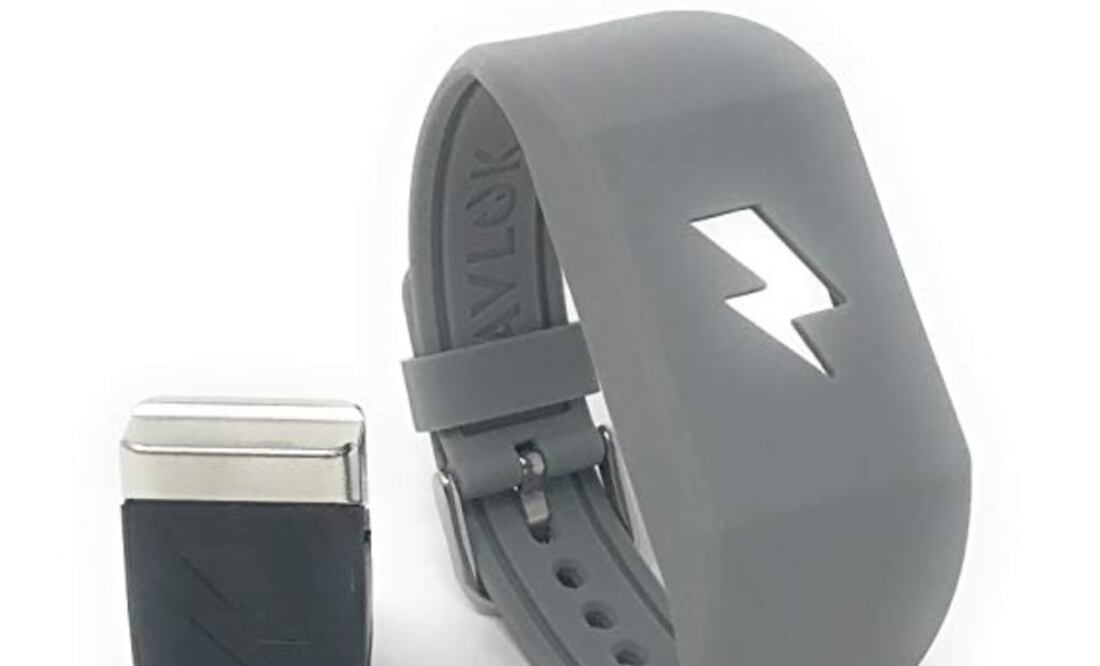 l dispositivo emite toques eléctricos que se pueden programar para crear nuevos hábitos y eliminar malas costumbres, a través de una app que se descarga al celular