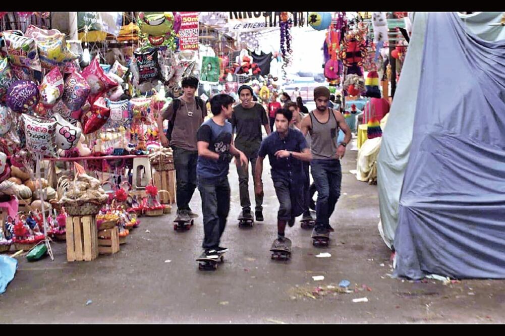 Hecha con jóvenes que realmente practican la patineta en la calle; estrenó el fin de semana en salas (CORTESÍA)