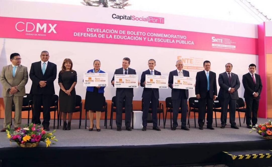 Pide Mancera cambiar educación sin afectar a docentes