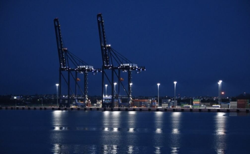 Ingresa primer buque a ampliación del puerto de Veracruz