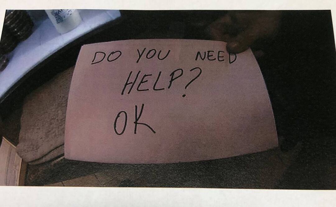 Carvalho escribió una nota que decía "DO YOU NEED HELP? OK" (¿Necesitas ayuda?, OK). Foto: @OrlandoPolice