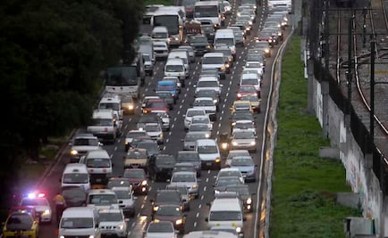 Hoy No Circula aplica para autos con engomado rosa