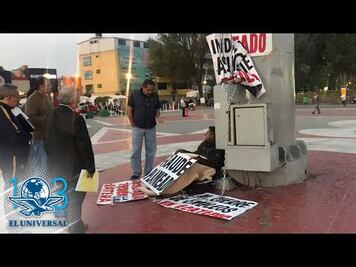 Sin ropa, empresario exige pago de servicio al ayuntamiento de Ecatepec