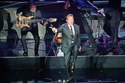 Luis Miguel da calorcito a sus fans