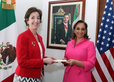 Entrega Jacobson a SRE copias de cartas credenciales