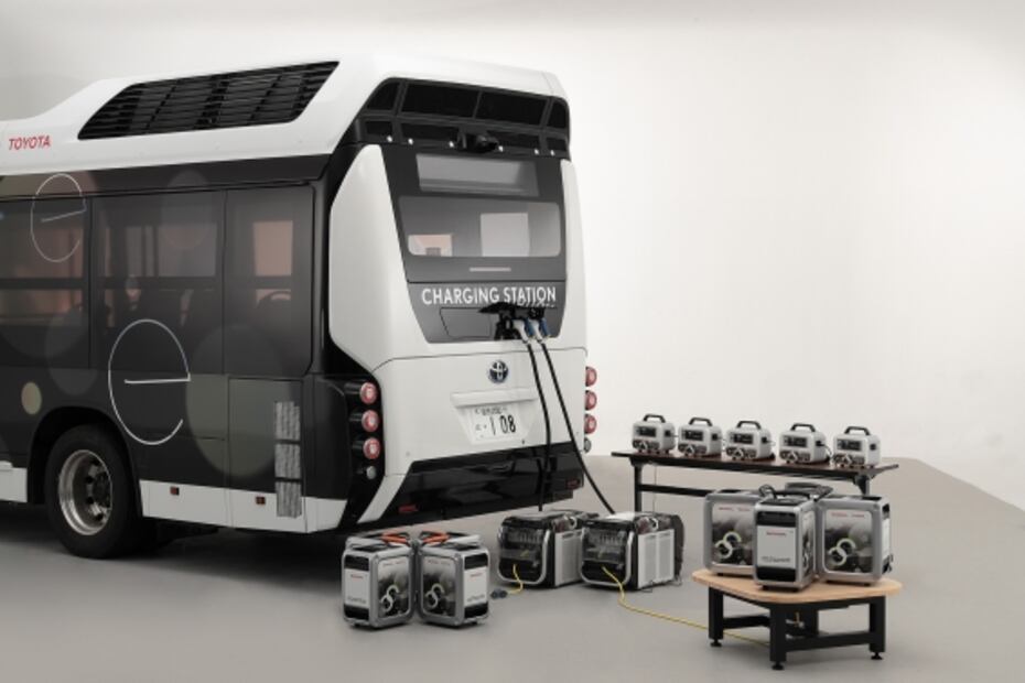Honda y Toyota unen fuerzas para crear autobús que llevará energía a todos lados