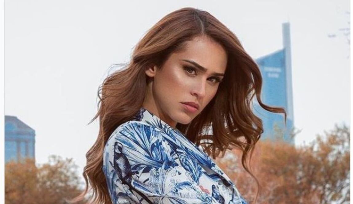 Los tonos metalizados son de los preferidos de Yanet García / Foto: Instagram @iamyanetgarcia