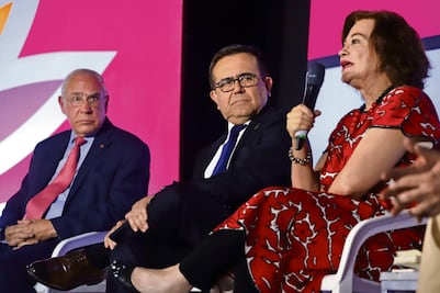 Aspirantes opositores presentan propuestas